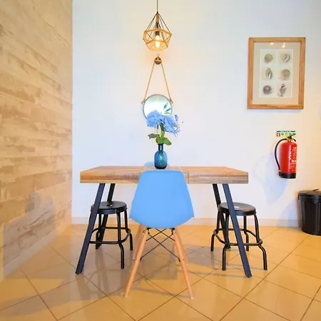Sunny Balcony Apartment * البوفيرا