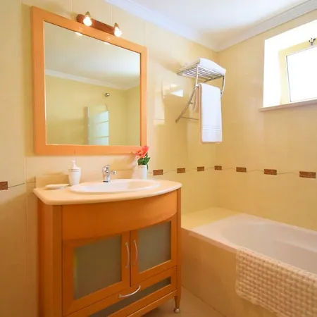 Sunny Balcony Apartment Albufeira